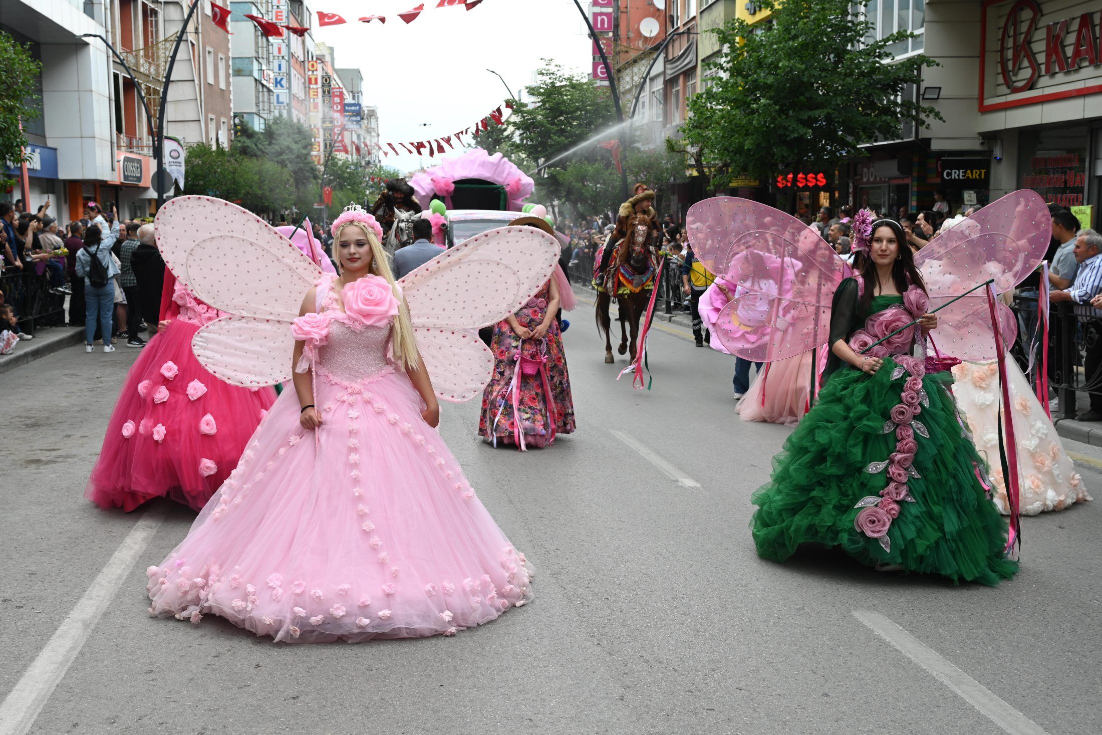 05 06 2026 Gul Festivali Kortej (28)