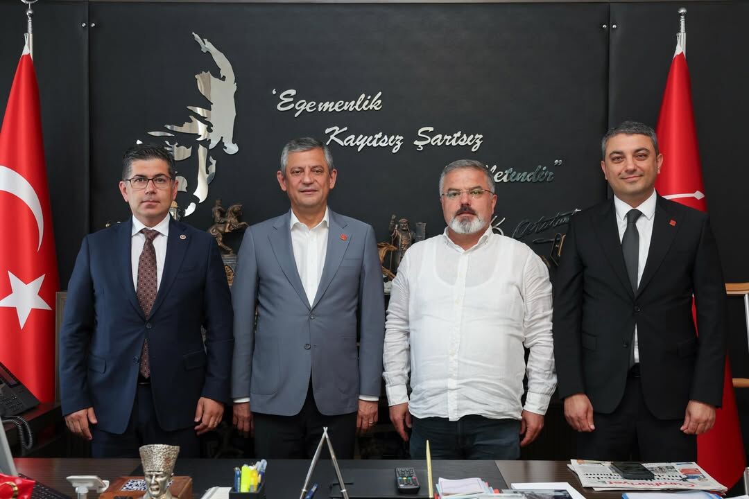 📍Ankara Tbmmseçilmiş Genel Başkanımız Özgür Özel’i, Isparta Milletvekilimiz Hikmet Yalım Halı (3)