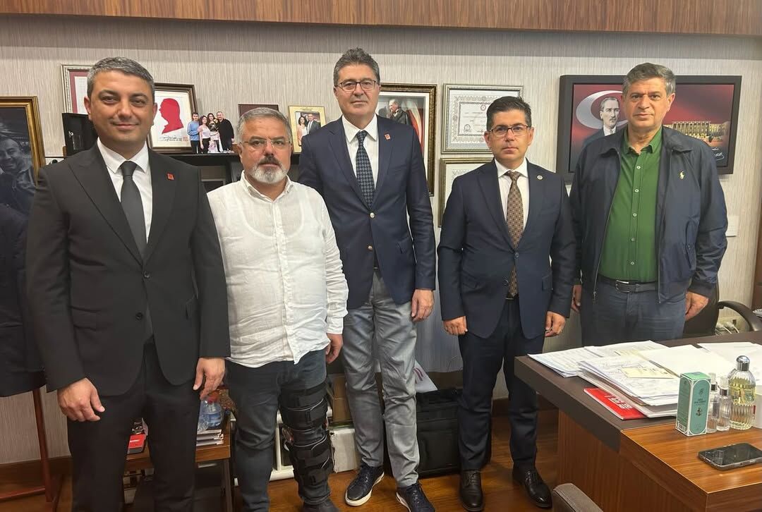 📍Ankara Tbmmseçilmiş Genel Başkanımız Özgür Özel’i, Isparta Milletvekilimiz Hikmet Yalım Halı (5)