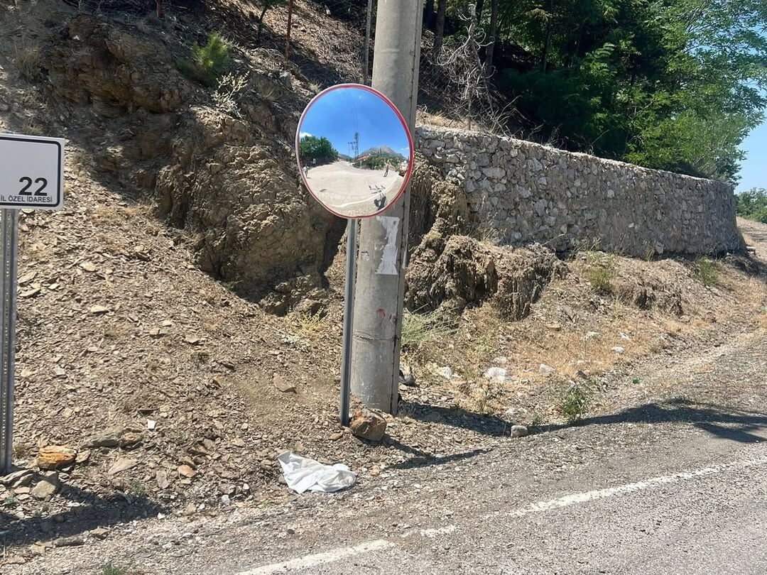 Isparta İl Özel İdaresi Ekiplerimiz Tarafından Vatandaşlarımızın Güvenli Ulaşımını Sağlamak Amac (6)