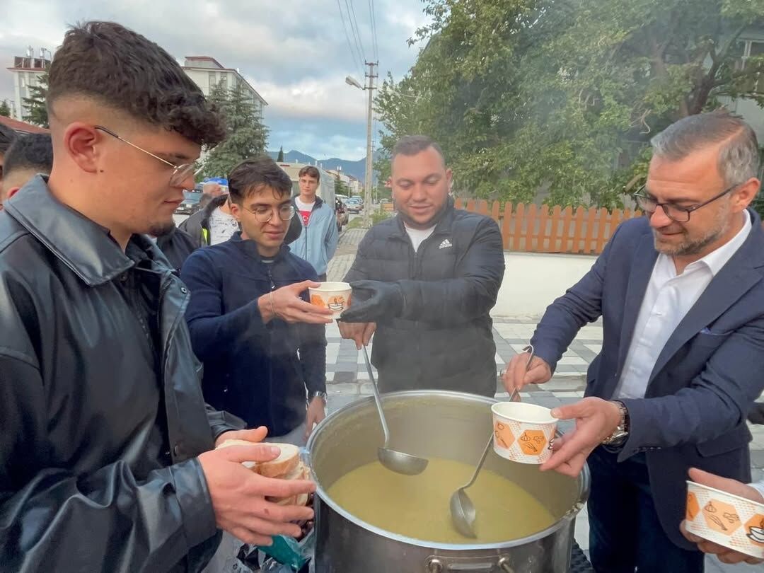 📍Ispartaa Milli Takımımızın Dünya Kupasındaki Ilk Maçını Halkımızla Birlikte Dev Ekranda Izledi (3)