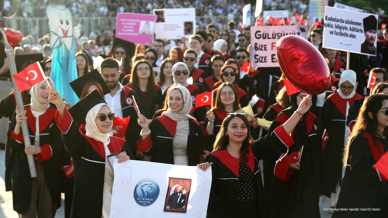 Sdu De Mezuniyet Coskusu Ikinci Gunde De Zirveye Tasindi 3