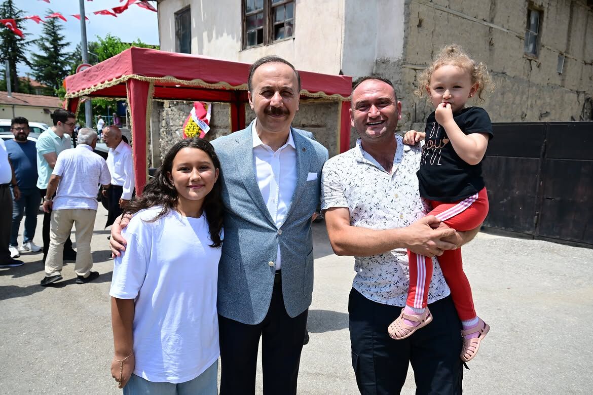 Çünür Mahallemizde Düzenlenen Aşure Programında Çok Kıymetli Hemşehrilerimizle Bir Araya Geldik. (2)