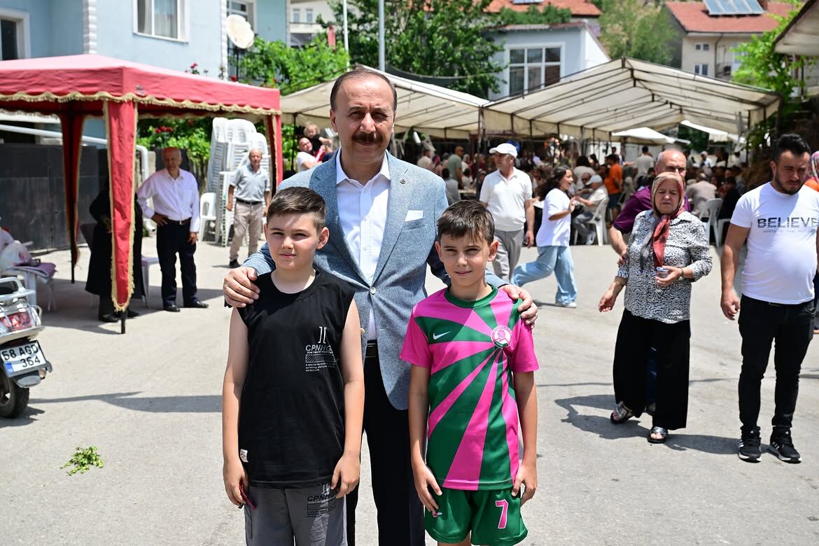 Çünür Mahallemizde Düzenlenen Aşure Programında Çok Kıymetli Hemşehrilerimizle Bir Araya Geldik.