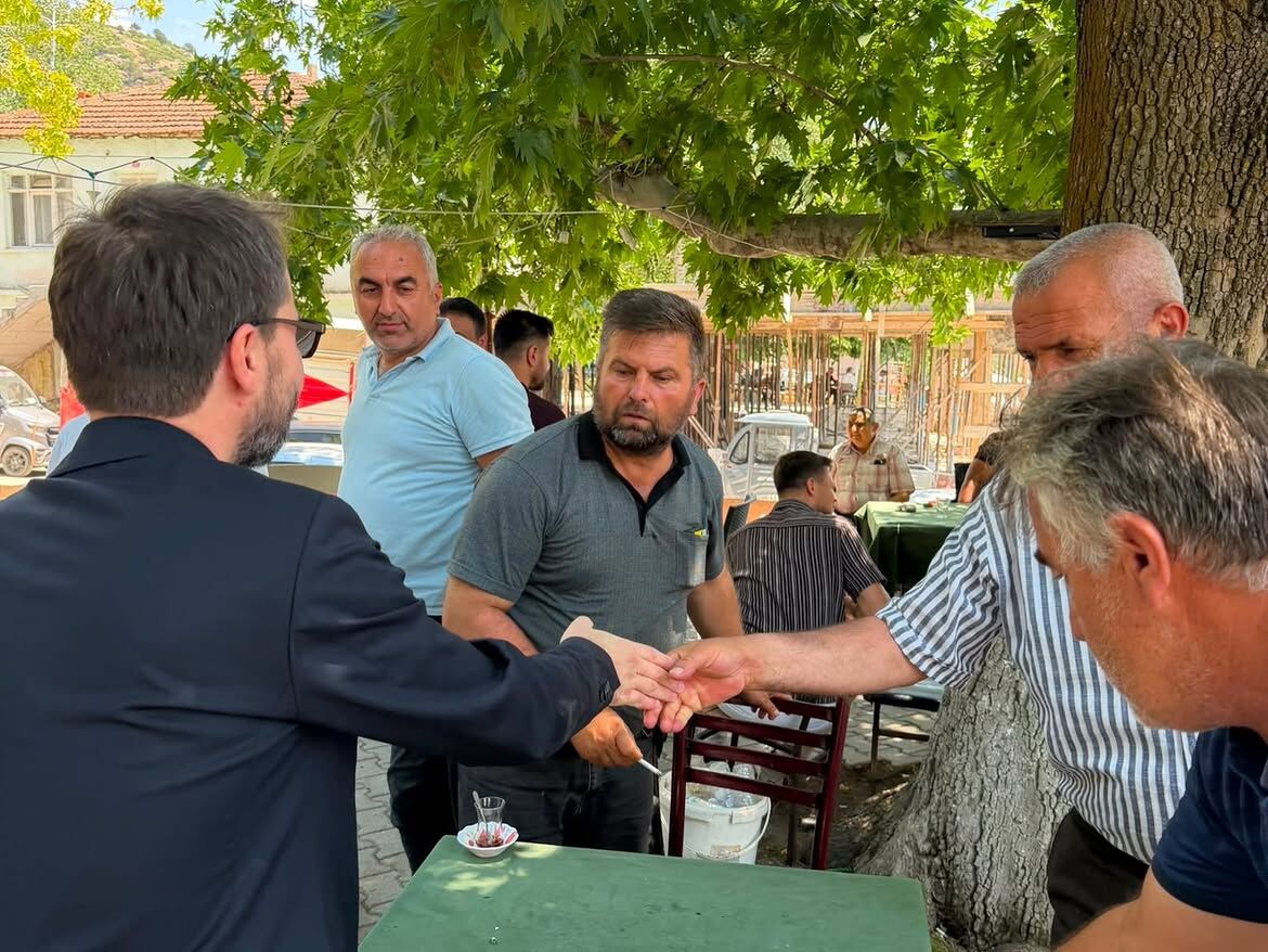 Güleni Şöyle Dursunağlayını Bahtiyarküçük Hacılar Köyümüzün Düzenlediği Aşure Ve Yemek Ikramına (1)