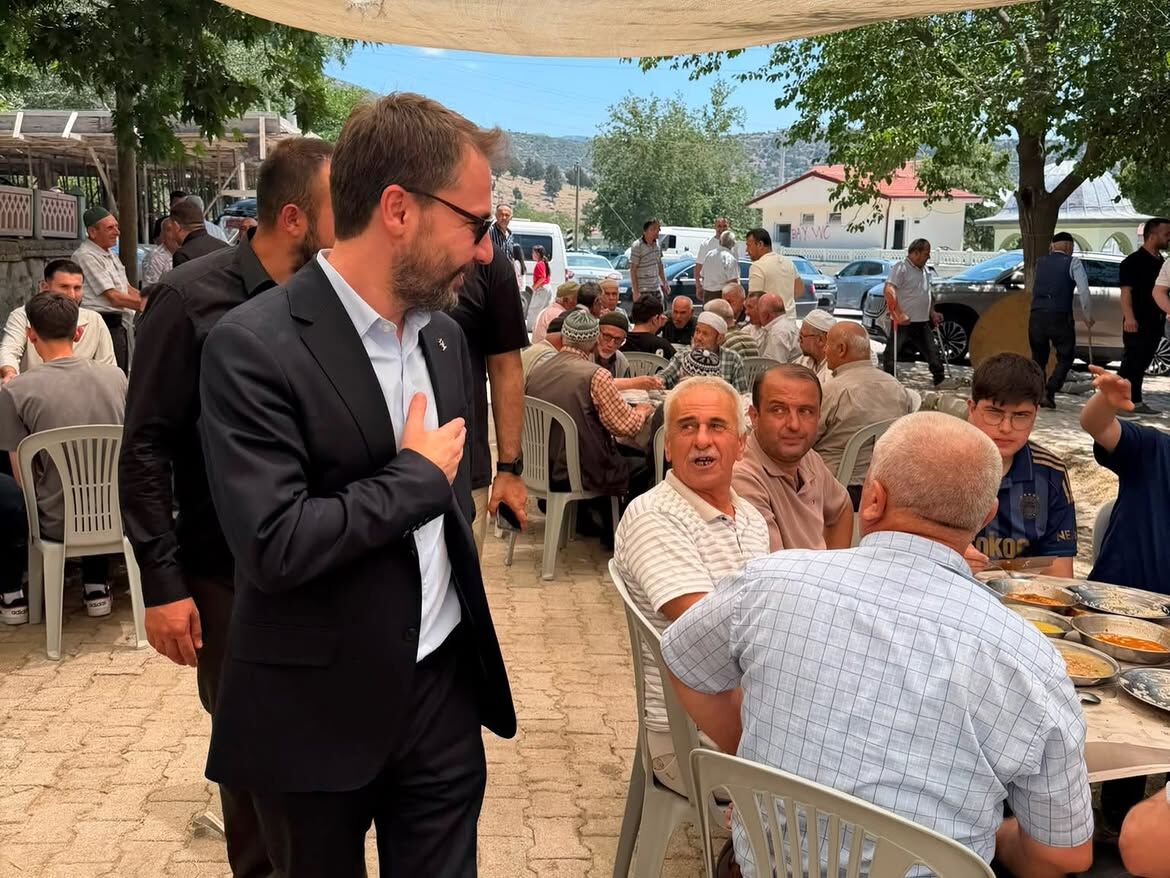 Güleni Şöyle Dursunağlayını Bahtiyarküçük Hacılar Köyümüzün Düzenlediği Aşure Ve Yemek Ikramına (11)