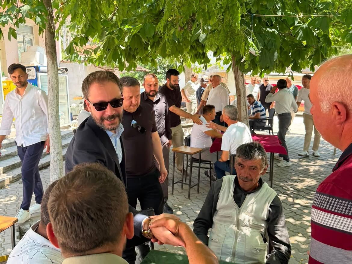 Güleni Şöyle Dursunağlayını Bahtiyarküçük Hacılar Köyümüzün Düzenlediği Aşure Ve Yemek Ikramına (7)