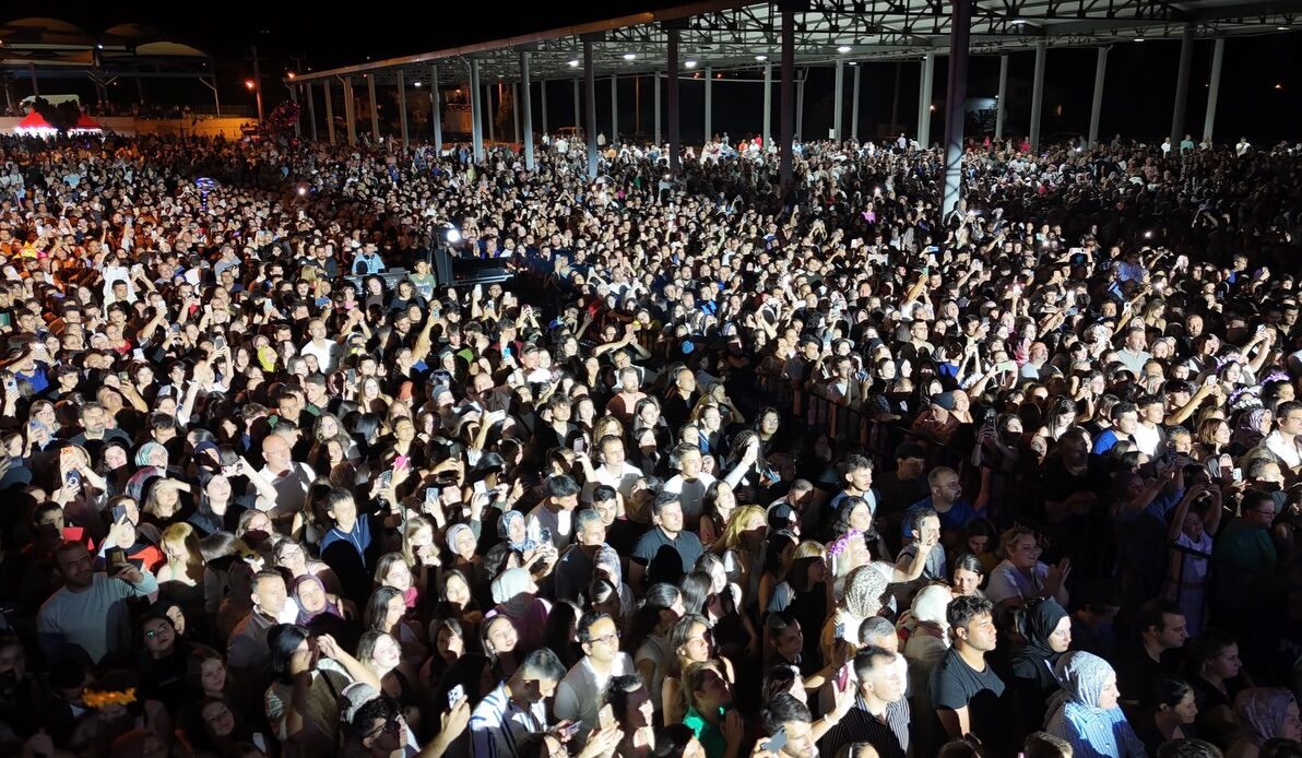 Irem Derici Isparta (1)