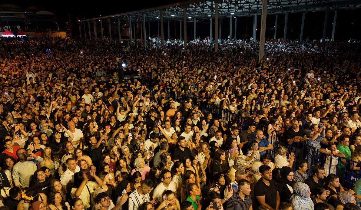Irem Derici Isparta (6)