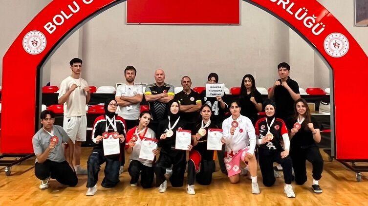 🥋 Isparta’nın Gururu Kick Boks Şampiyonlarımız 🌟Kick Boks Branşında Katıldıkları Türkiye Şampi (1)
