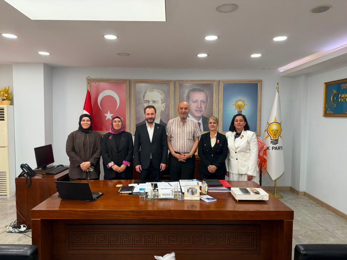 📍Kırşehir İl Başkanımız Sn. Seher Ünsal📍Mehir Derneği Mütevelli Heyeti Başkanı Sn. Mustafa Özd (1)