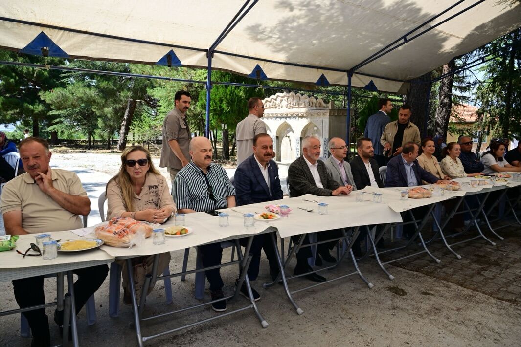 Koçtepe Köyümüzde Düzenlenen “Dayanışma Ve Kaynaşma Yemeği” Programında Kıymetli Hemşehrilerimiz (2)