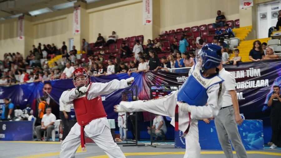 🥋 Minikler Taekwondo Şampiyonası’nda Görkemli Seremoni 🌟İlimizin Ev Sahipliğinde Düzenlenen Mi (10)