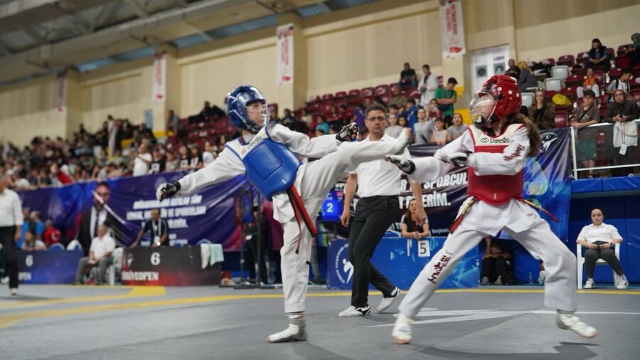 🥋 Minikler Taekwondo Şampiyonası’nda Görkemli Seremoni 🌟İlimizin Ev Sahipliğinde Düzenlenen Mi (11)