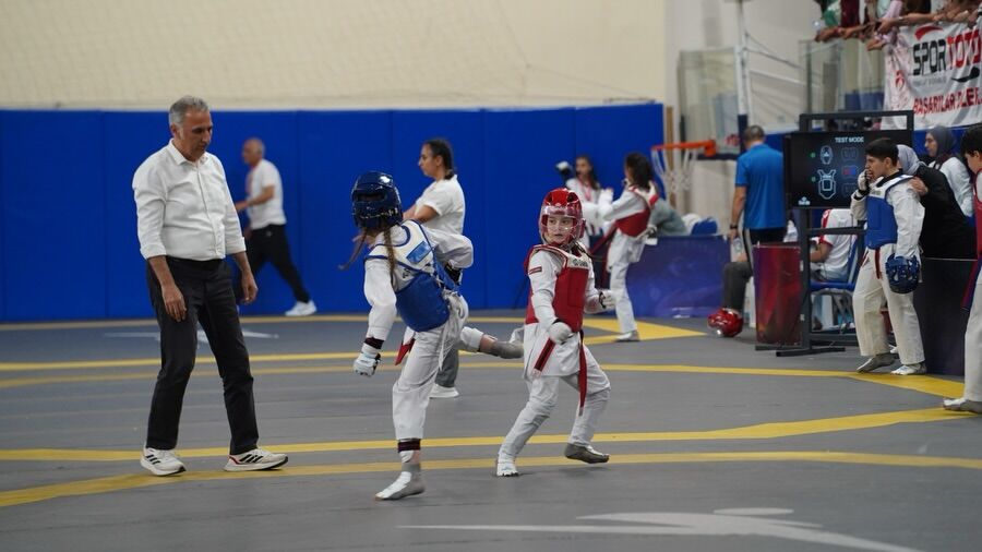 🥋 Minikler Taekwondo Şampiyonası’nda Görkemli Seremoni 🌟İlimizin Ev Sahipliğinde Düzenlenen Mi (9)