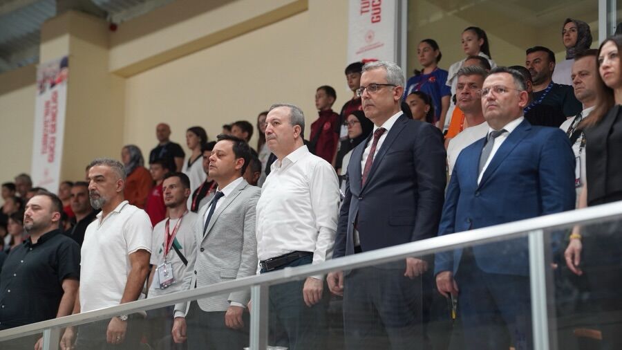 🥋 Minikler Taekwondo Şampiyonası’nda Görkemli Seremoni 🌟İlimizin Ev Sahipliğinde Düzenlenen Mi