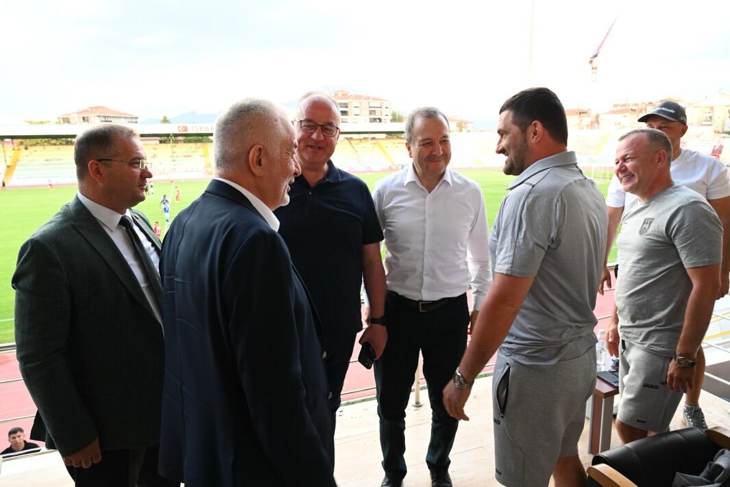 Sahip Olduğu Rakımı Ve Temiz Havasıyla Önemli Bir Spor Merkezi Olan Isparta’mız Ve Davraz’ımız F (1)