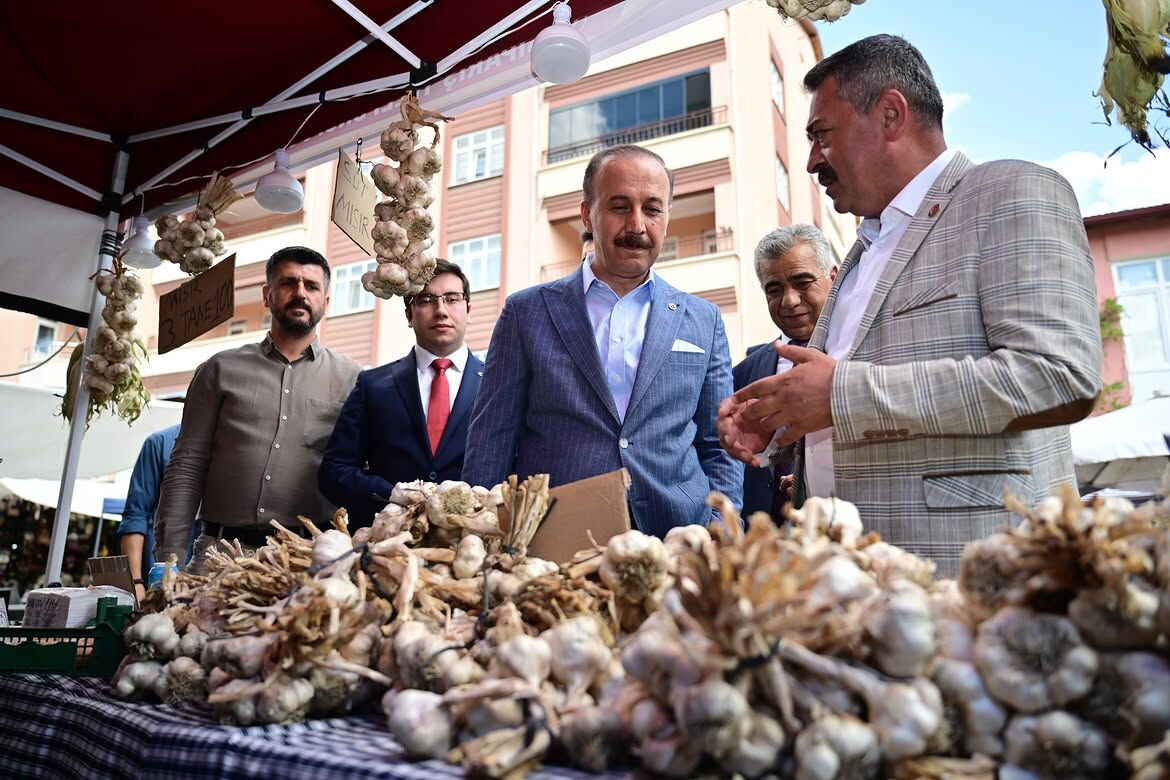 Şarkikaraağaç Ilçemizde Düzenlenen Geleneksel Kızıldağ Helva Bayramı Kültür Ve Sanat Festivalin (2)