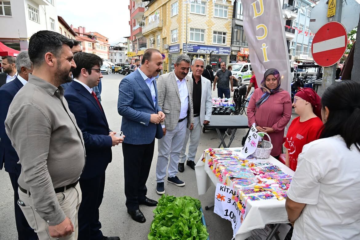 Şarkikaraağaç Ilçemizde Düzenlenen Geleneksel Kızıldağ Helva Bayramı Kültür Ve Sanat Festivalin