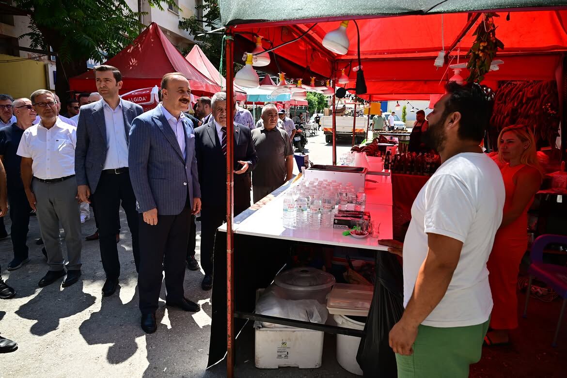 Senirkent Ilçemizde Düzenlenen Geleneksel Kültür, Sanat Ve Üzüm Festivaline Katılarak Kıymetli