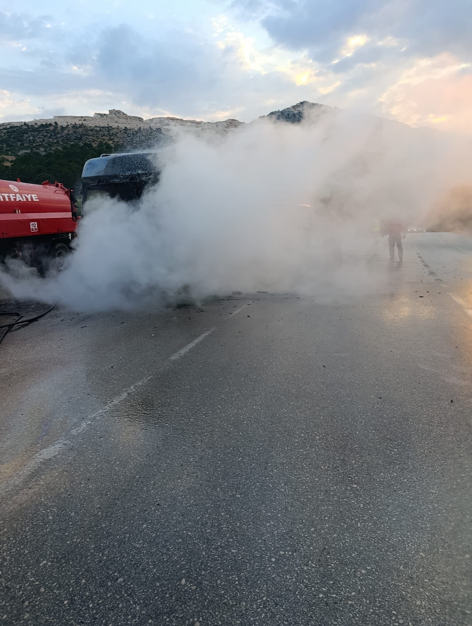 Tır Yangını (2)