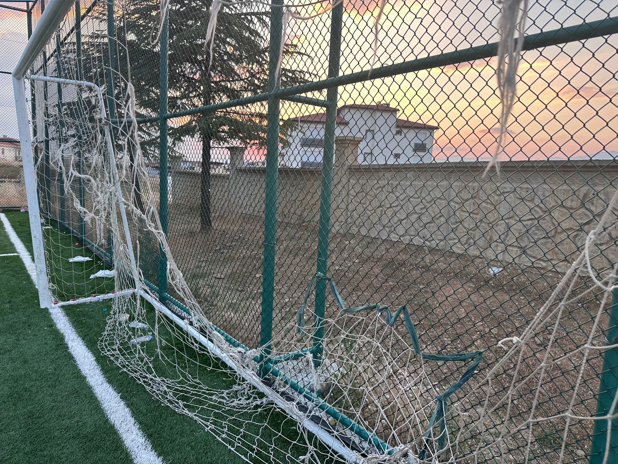 Yalvaç Halısaha (9)