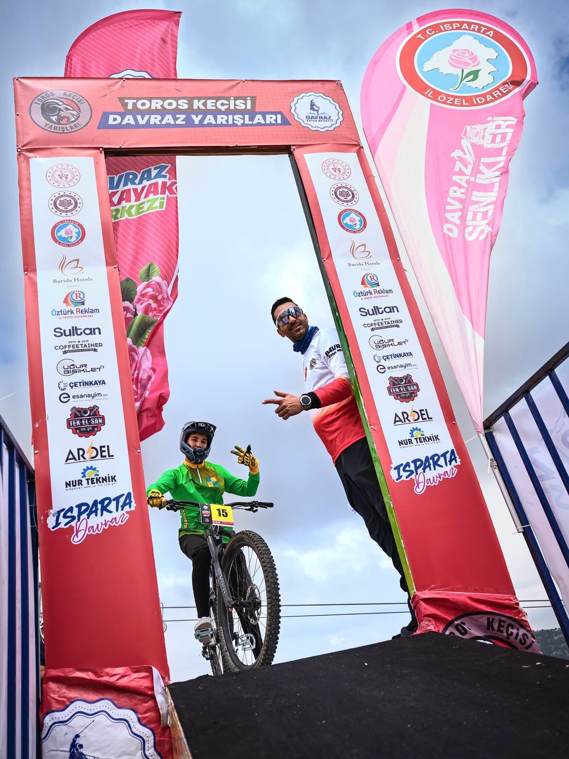 Zirvede Toz Duman, Sınırsız Adrenalin Davraz’da Enduro Heyecanı!Davraz Dağı’nın Zorlu Patikalar (1)
