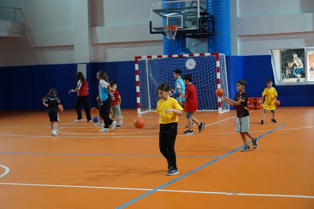 🤾 ♂️ Parkenin Hakimleri Yetişiyorgsb Yaz Spor Okulları Kapsamında Hentbol Branşımızda Antrenman (3)