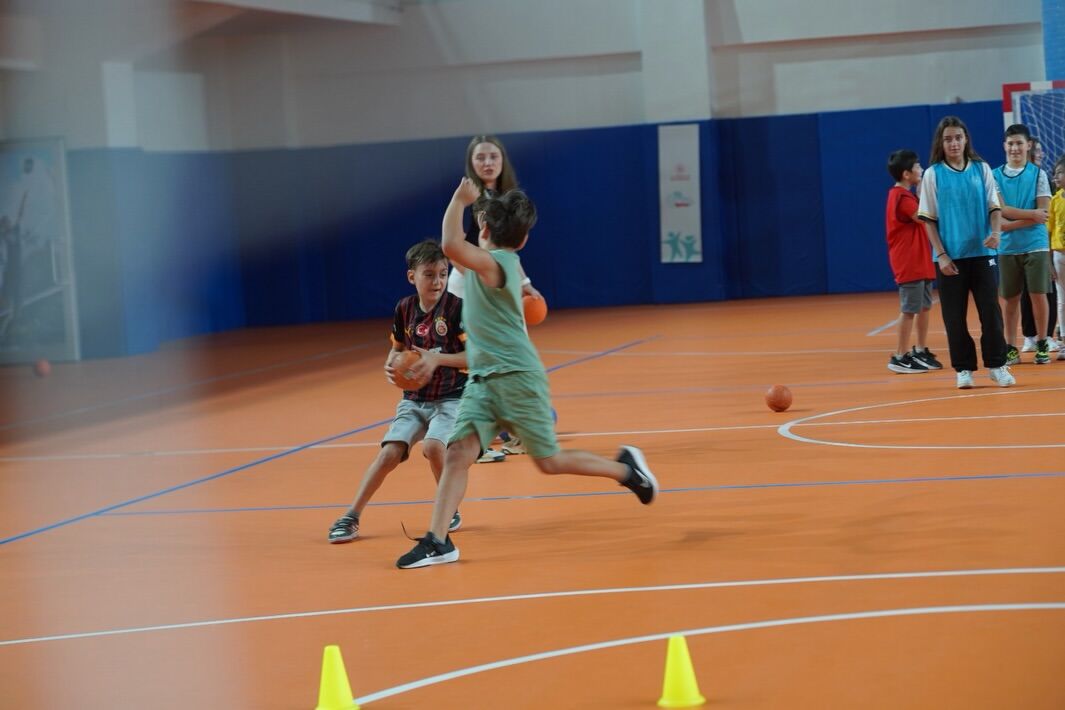 🤾 ♂️ Parkenin Hakimleri Yetişiyorgsb Yaz Spor Okulları Kapsamında Hentbol Branşımızda Antrenman (5)