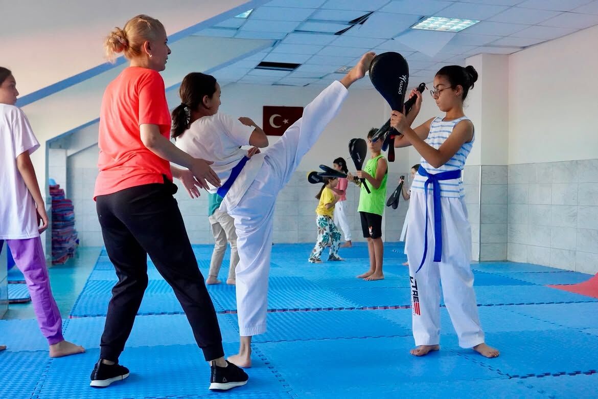 🥋 Tekmeler Havada, Hedefler Büyük 🔥Gsb Spor Okulları Taekwondo Kurslarımız Tüm Hızıyla Devam E (2)