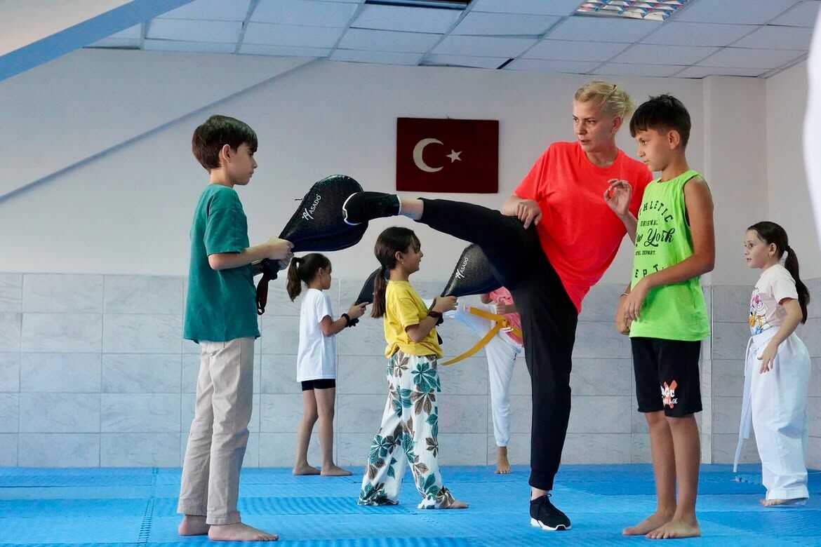 🥋 Tekmeler Havada, Hedefler Büyük 🔥Gsb Spor Okulları Taekwondo Kurslarımız Tüm Hızıyla Devam E (3)