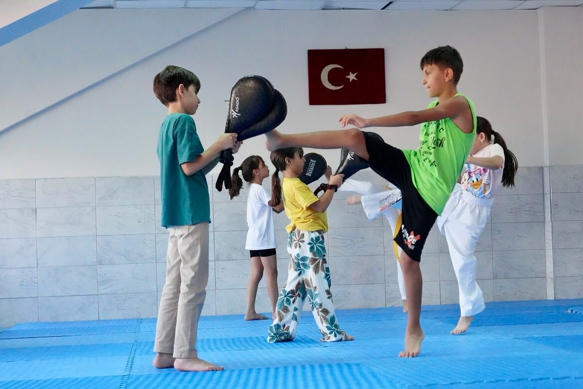 🥋 Tekmeler Havada, Hedefler Büyük 🔥Gsb Spor Okulları Taekwondo Kurslarımız Tüm Hızıyla Devam E (5)