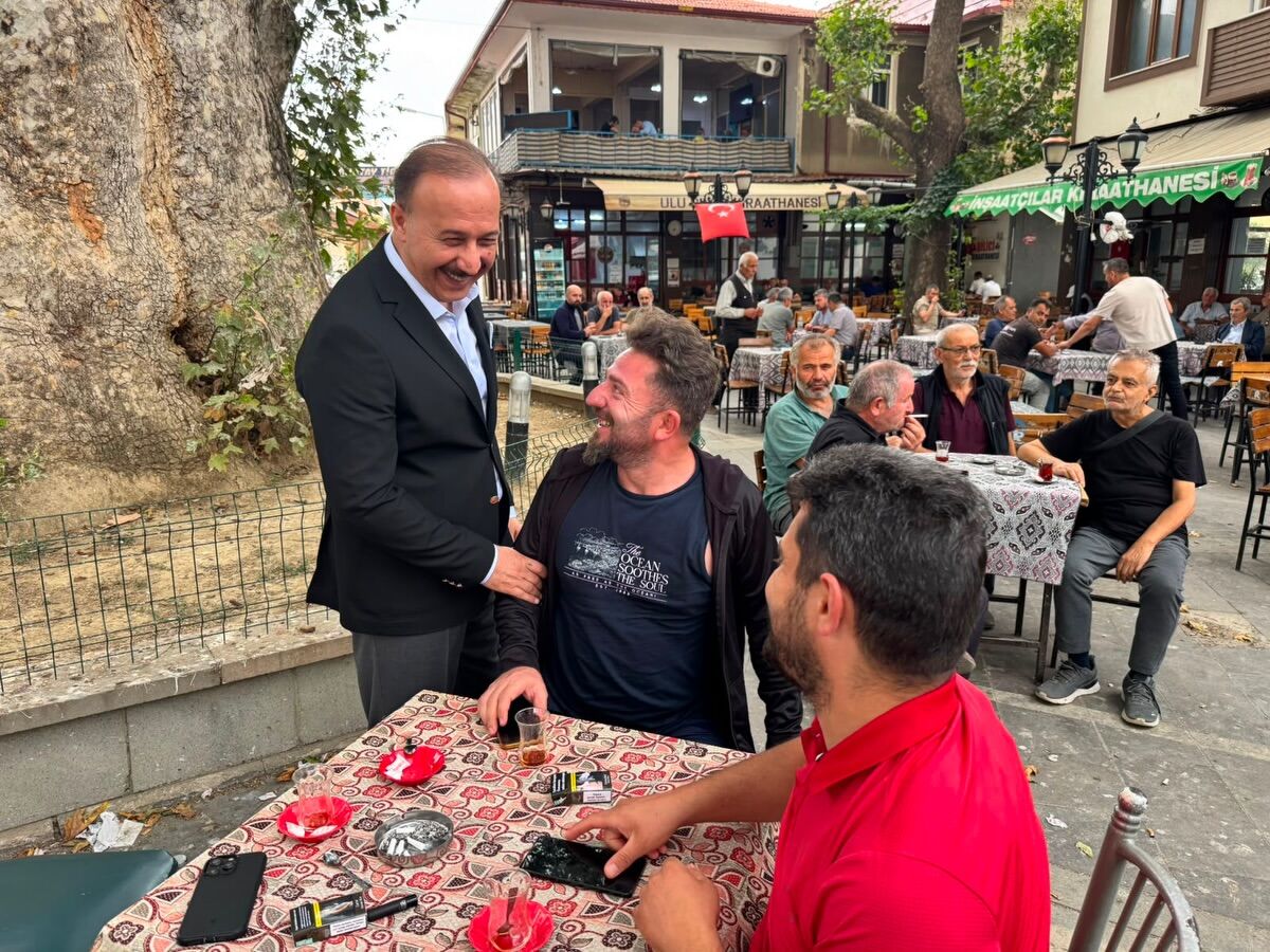 Yalvaç’ımızın Tarihi Çınaraltı’nda Çok Kıymetli Hemşehrilerimizle Bir Araya Gelerek Samimi Bir S (3)