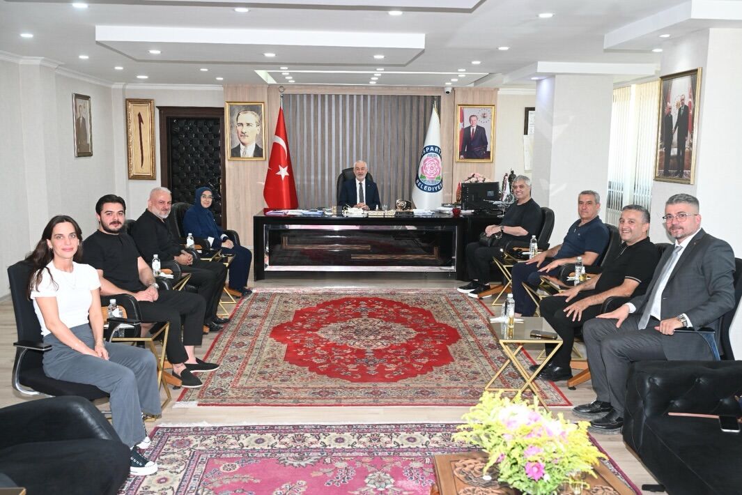Türk Müziğinin Sevilen Ve Güçlü Yorumcularından Değerli Sanatçımız Cengiz Kurtoğlu’nu Isparta Be (3)