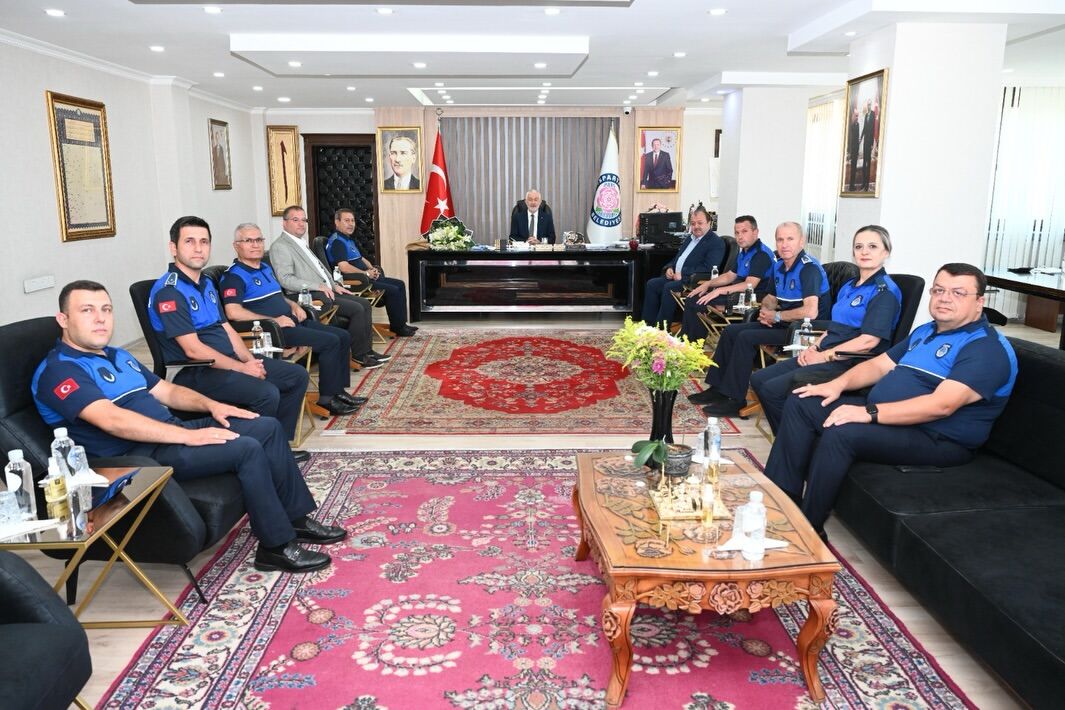 Vatandaşlarımızın Sağlık, Huzur Ve Güvenliğini Sağlamak Için Gece Gündüz Demeden Büyük Bir Özver