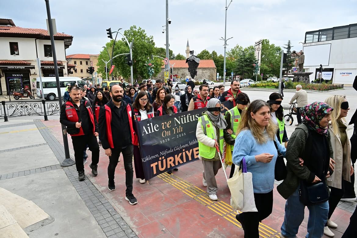 6 Nokta Körler Derneği Isparta Şube Başkanı Sayın İsmail Er, Protokol Üyelerimiz Ve Gönüllü Öğre (1)