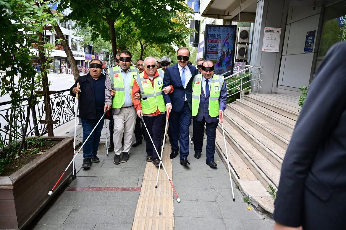6 Nokta Körler Derneği Isparta Şube Başkanı Sayın İsmail Er, Protokol Üyelerimiz Ve Gönüllü Öğre