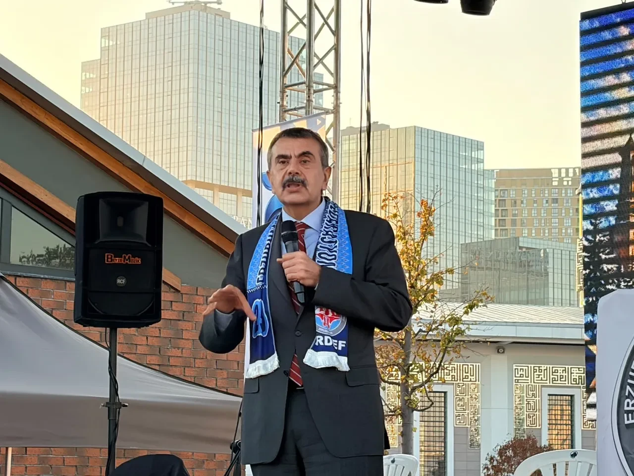 MEB’den Meta’ya Dava! Bakan Tekin Duyurdu