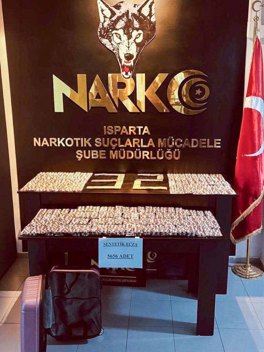 👮🏻 Narkotik Suçlarla Mücadele Şube Müdürlüğü Ve İstihbarat Şube Müdürlüğü Ekiplerimizce Yapıla